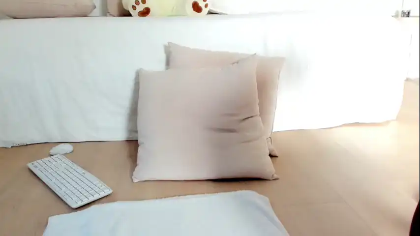 Miiiawallace – ChaturbateLive Video Recording – 2025 06-26 07:47:47