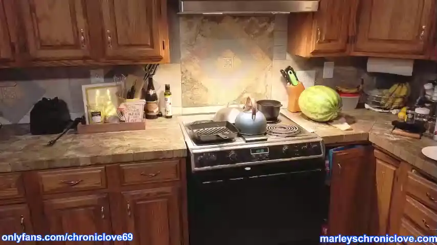 Chroniclove – ChaturbateLive Video Recording – 2025 03-20 06:08:20