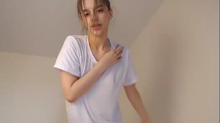 Lesi_moon – ChaturbateLive Video Recording – 2025 01-07 16:43:37