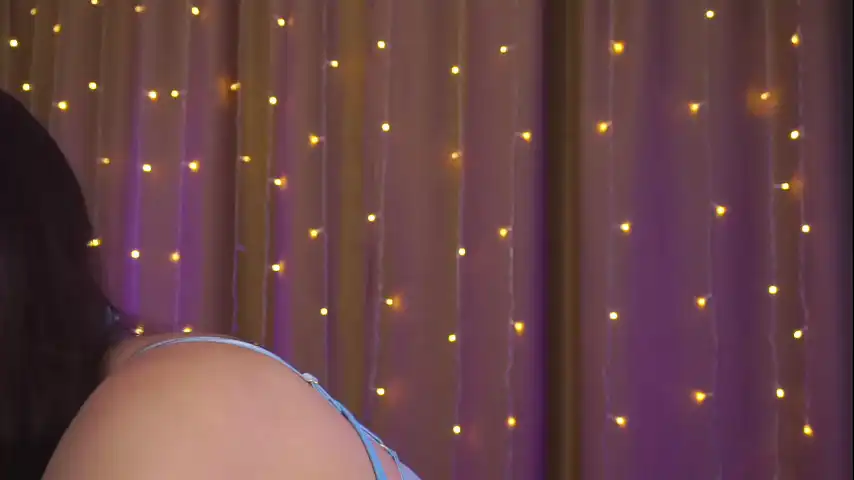 Helenmoors – ChaturbateLive Video Recording – 2025 03-23 07:27:58
