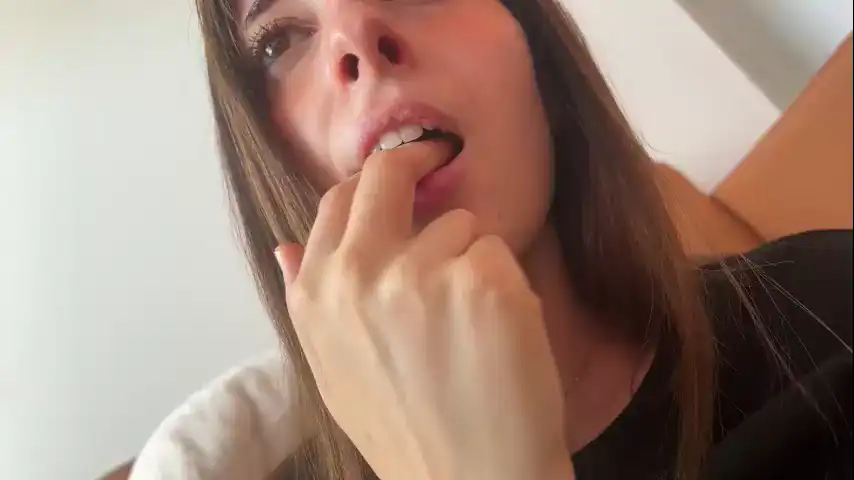 Rosykindred – ChaturbateLive Video Recording – 2025 06-24 10:09:39