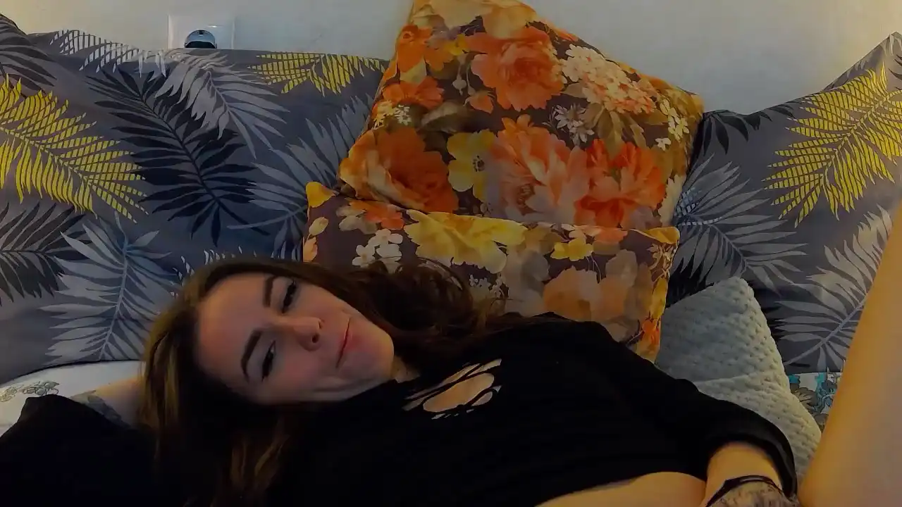 Kira-mae – Flirt4freeLive Video Recording – 2025 03-26 03:14:47