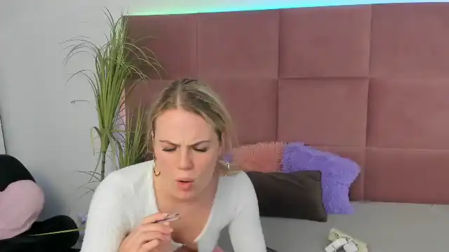 Hailey-and-natali – Flirt4freeLive Video Recording – 2025 04-27 04:32:06