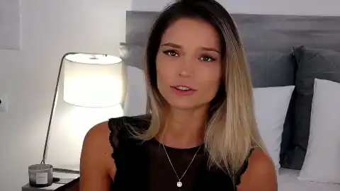 Mia-wood – Flirt4freeLive Video Recording – 2025 04-27 22:32:52