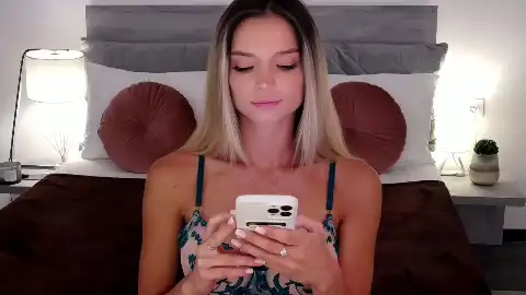 Mia-wood – Flirt4freeLive Video Recording – 2025 04-14 00:37:33