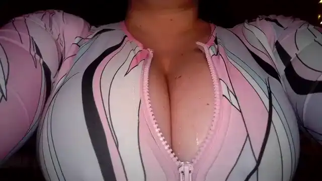 Titsmcgeee – MyfreecamsLive Video Recording – 2025 06-04 12:34:08