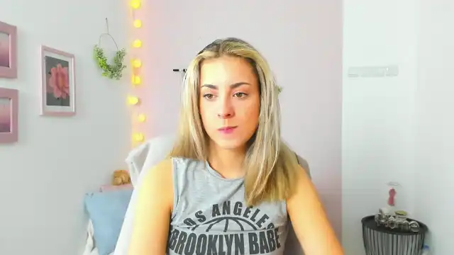 Gia_lopez18 – MyfreecamsLive Video Recording – 2025 03-12 13:34:40