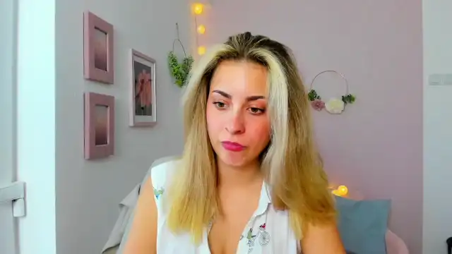 Gia_lopez18 – MyfreecamsLive Video Recording – 2025 05-01 17:24:22
