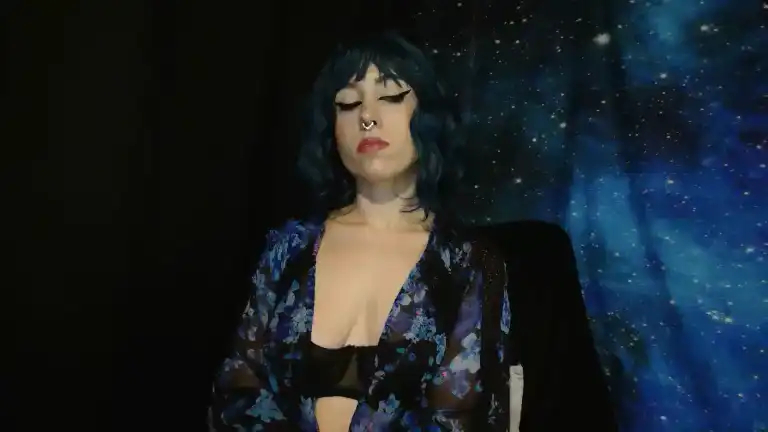Missvikkiblue – StreamateLive Video Recording – 2025 05-18 02:42:03
