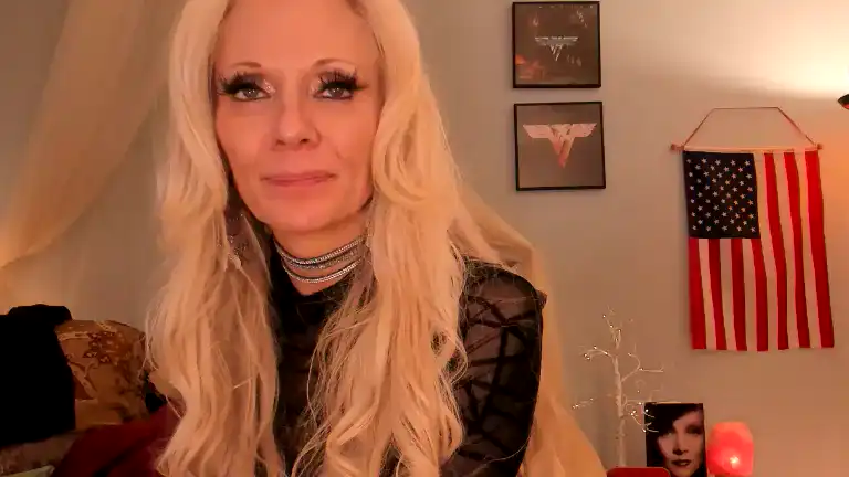 Rhiannoinlive – StreamateLive Video Recording – 2025 05-15 22:33:56