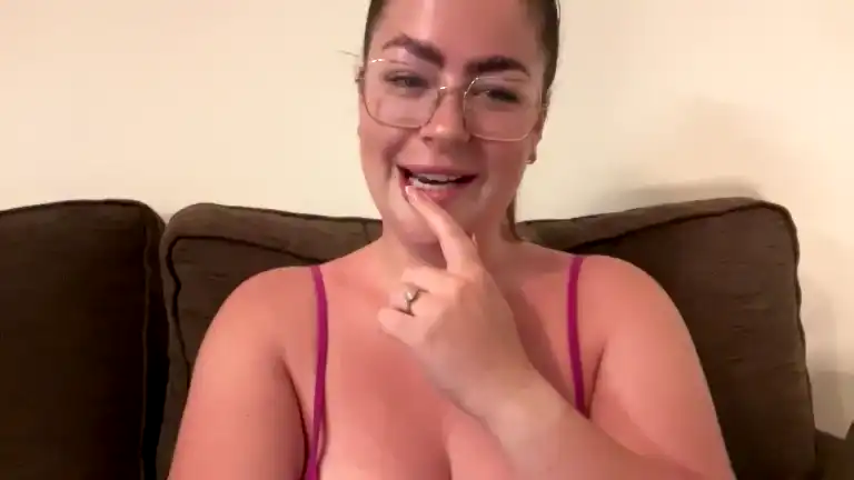 Robynuk – StreamateLive Video Recording – 2025 03-05 13:43:37