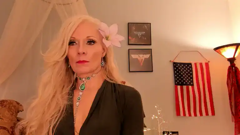 Rhiannoinlive – StreamateLive Video Recording – 2025 05-01 22:19:52