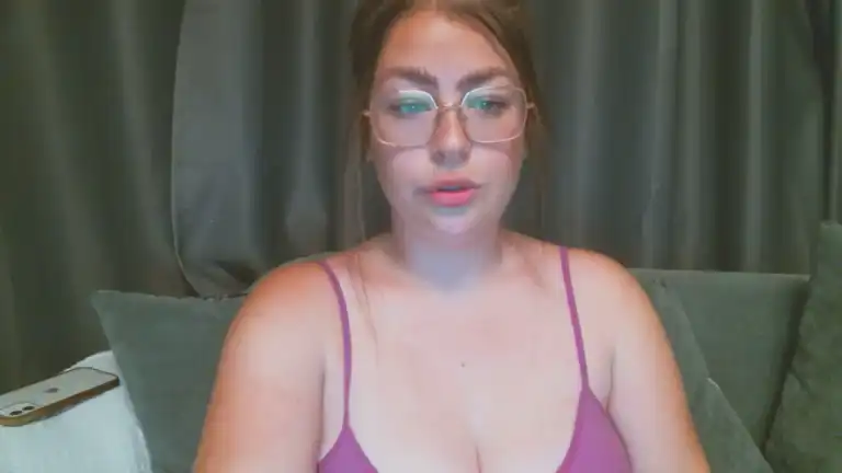 Robynuk – StreamateLive Video Recording – 2025 05-12 13:02:53