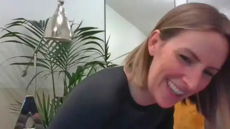 Rosieloveuk – StreamateLive Video Recording – 2025 05-22 18:36:29