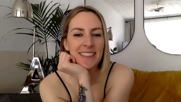 Rosieloveuk – StreamateLive Video Recording – 2025 05-07 03:56:00