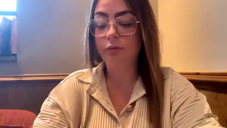 Robynuk – StreamateLive Video Recording – 2025 01-28 05:55:39