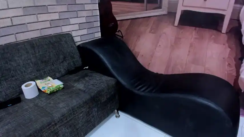 Titty_uwux – StripchatLive Video Recording – 2025 03-22 05:28:37
