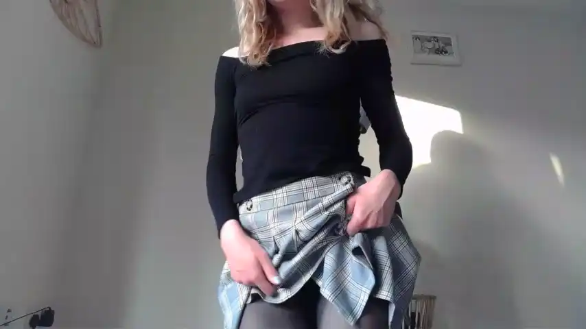 Milk-toast – StripchatLive Video Recording – 2025 01-18 20:41:27