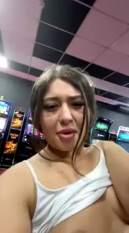 Larisxxx – StripchatLive Video Recording – 2025 01-22 05:34:08
