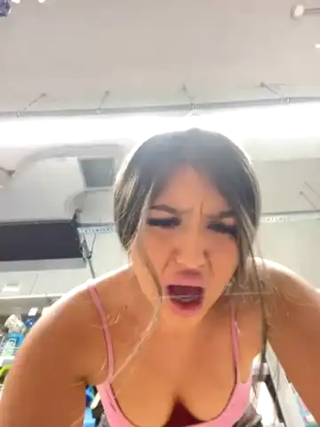 Larisxxx – StripchatLive Video Recording – 2025 04-03 02:24:40