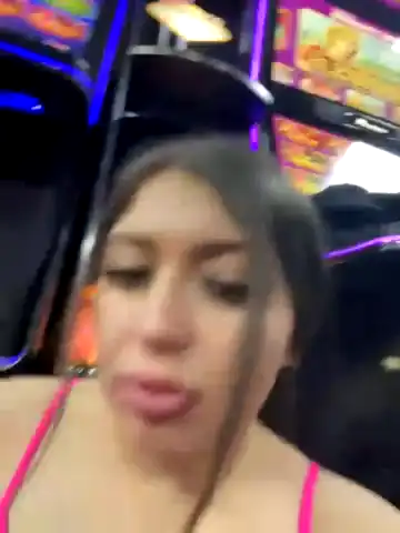 Larisxxx – StripchatLive Video Recording – 2025 05-03 23:13:08