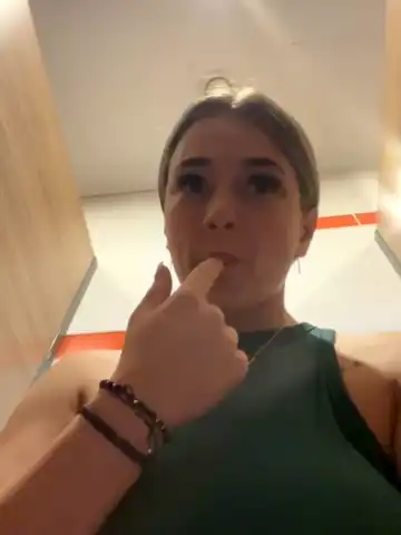 Giulliaa – StripchatLive Video Recording – 2024 02-23 06:12:32