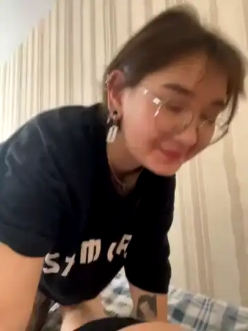 Leilatinytraveler – StripchatLive Video Recording – 2025 04-23 08:18:46
