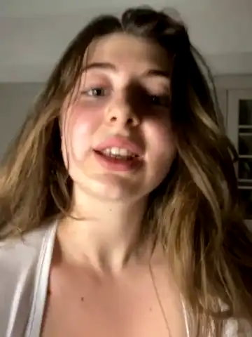 Curvyflawless – StripchatLive Video Recording – 2025 05-21 17:37:21