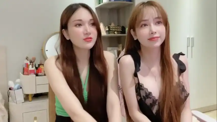Anna102 – StripchatLive Video Recording – 2025 04-12 20:10:29