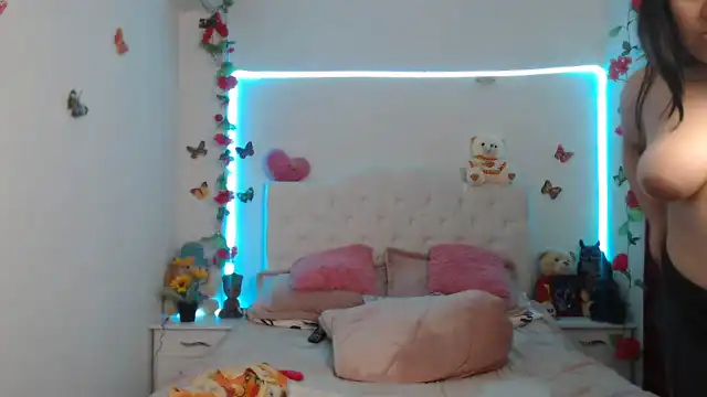 Vivianathomson – XlovecamLive Video Recording – 2025 04-06 23:25:58