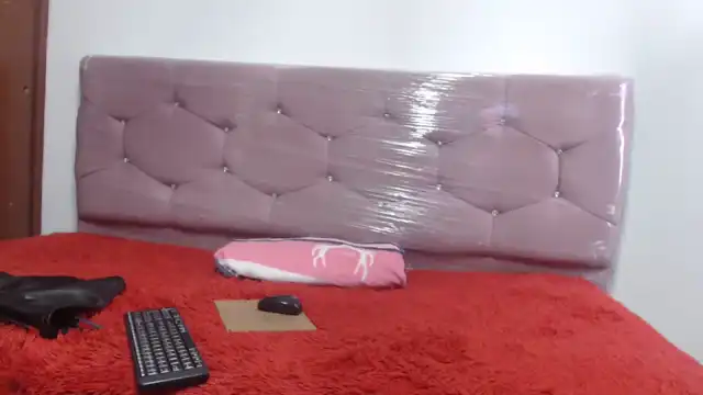 Sarabeckett – XlovecamLive Video Recording – 2025 04-22 01:42:22