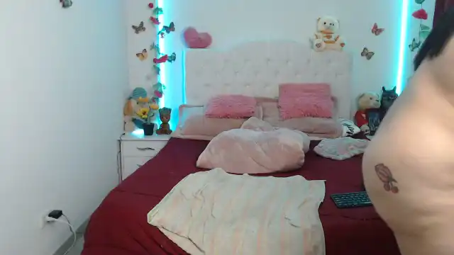 Vivianathomson – XlovecamLive Video Recording – 2025 06-23 22:07:39