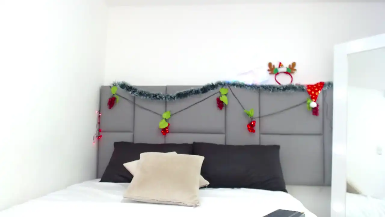 Charlotterouse – XlovecamLive Video Recording – 2025 04-11 13:52:39