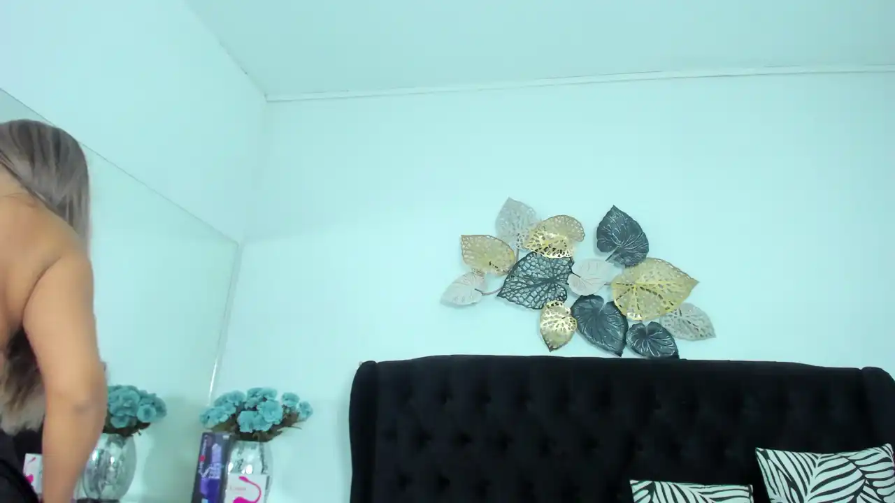 Valeriaafranco – XlovecamLive Video Recording – 2025 03-10 02:14:09