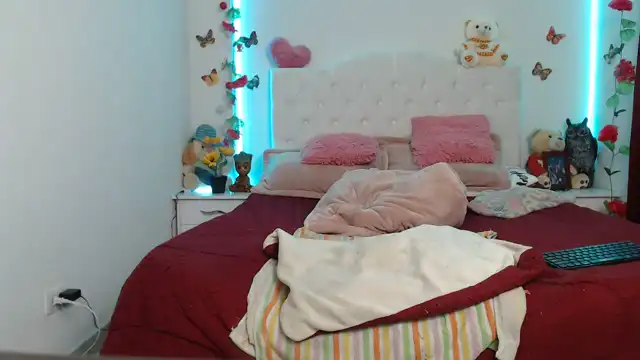 Vivianathomson – XlovecamLive Video Recording – 2025 04-19 18:31:13
