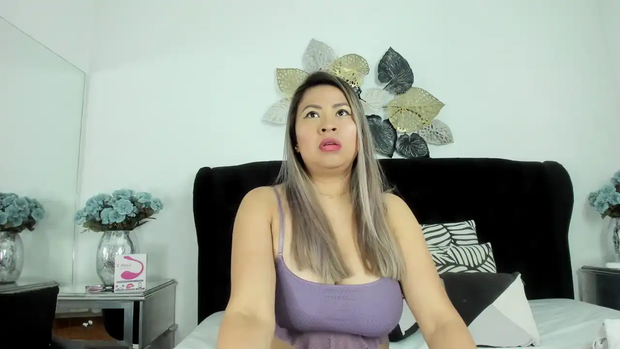 Valeriaafranco – XlovecamLive Video Recording – 2025 05-09 02:06:25