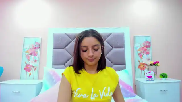 Saarahjones – XlovecamLive Video Recording – 2024 06-07 16:38:11