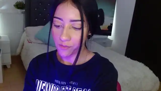 Valeriehang – XlovecamLive Video Recording – 2025 03-23 04:07:31