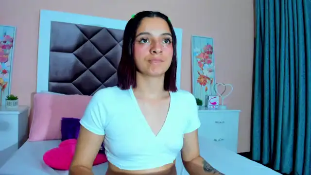 Saarahjones – XlovecamLive Video Recording – 2025 04-09 19:00:50