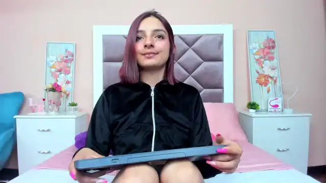 Saarahjones – XlovecamLive Video Recording – 2025 06-05 14:55:48