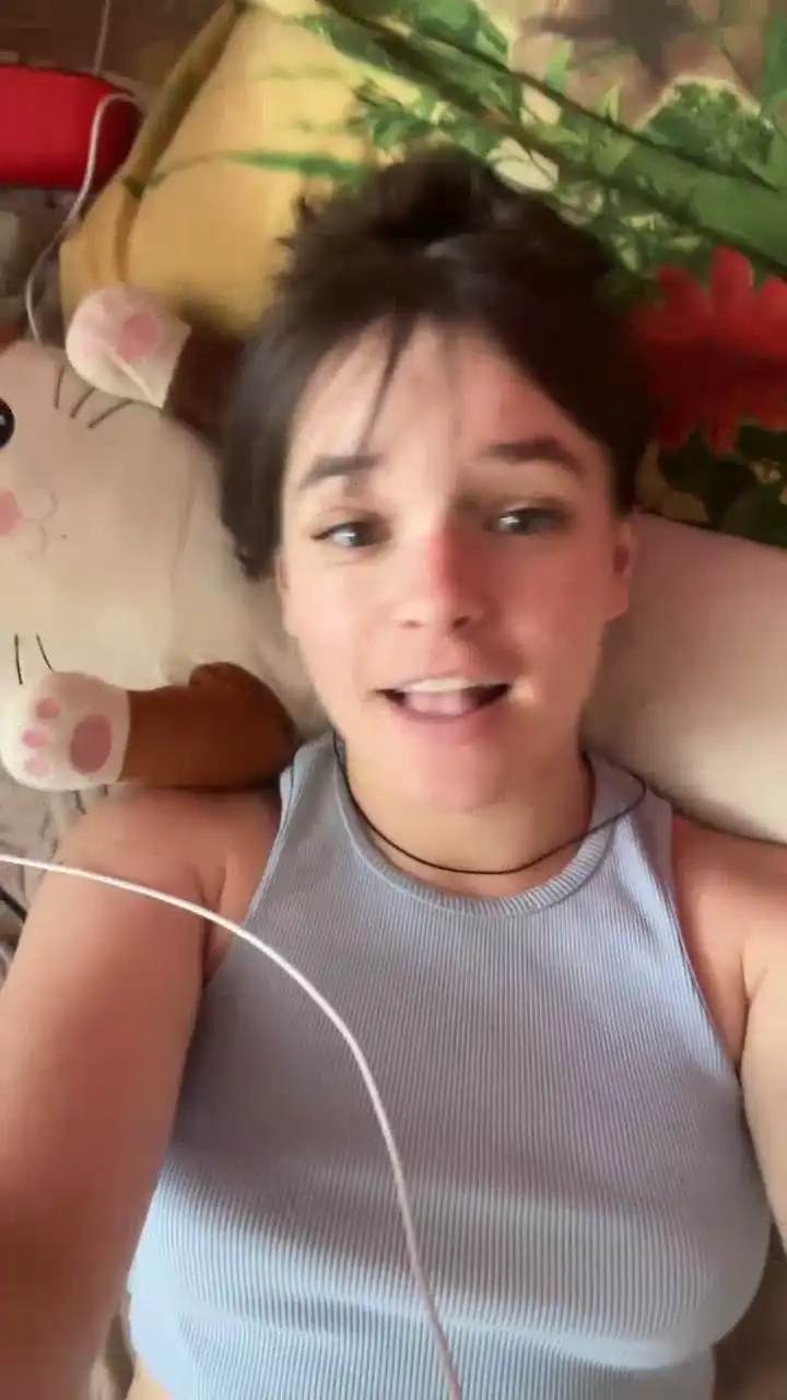 Herliossa – XlovecamLive Video Recording – 2025 05-01 19:34:52