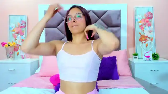 Saarahjones – XlovecamLive Video Recording – 2025 06-09 24:36:25