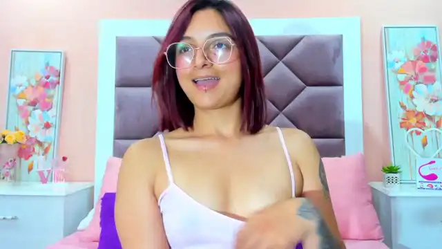 Saarahjones – XlovecamLive Video Recording – 2024 10-04 10:27:30