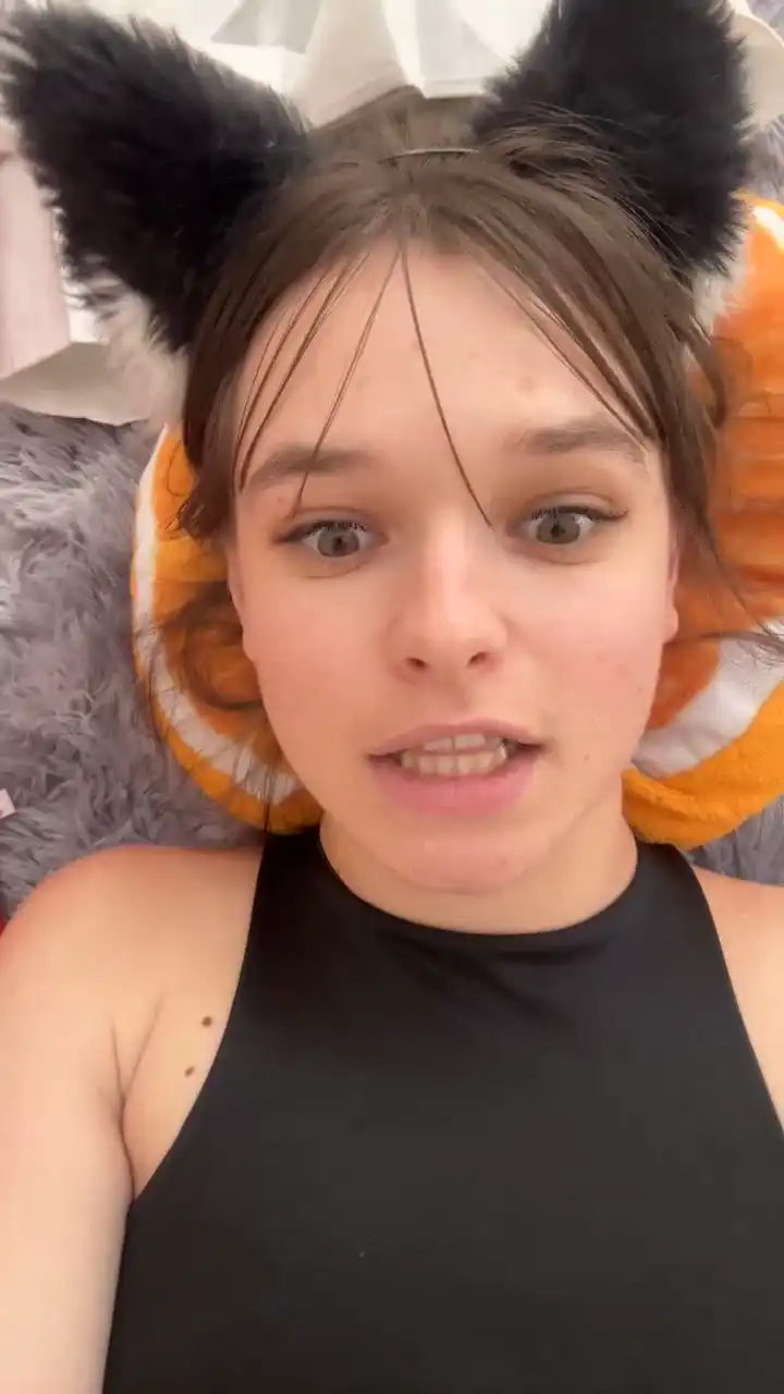 Herliossa – XlovecamLive Video Recording – 2025 05-12 03:45:35