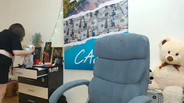 Ladybi – XlovecamLive Video Recording – 2025 02-23 08:57:02