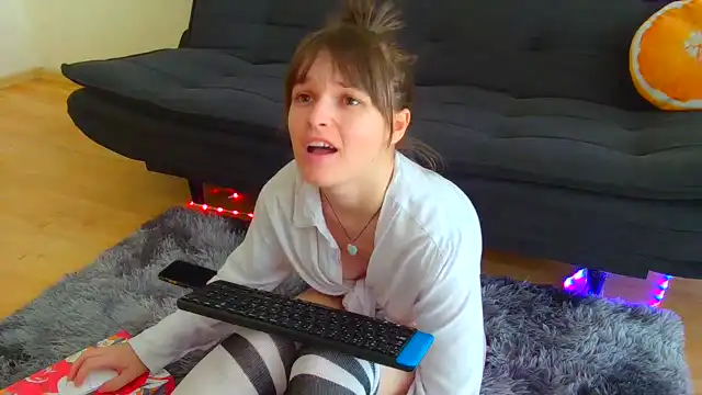 Herliossa – XlovecamLive Video Recording – 2025 04-03 18:08:08